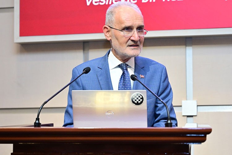 "Firmalar üretimini ve ihracatını özveriyle sürdürdü"