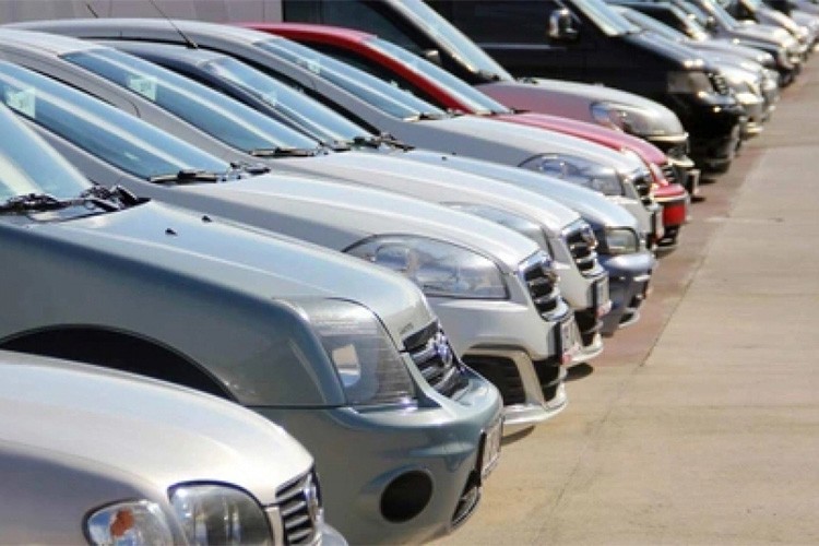 Otomobil ve hafif ticari araç pazarı yüzde 14,2 daraldı