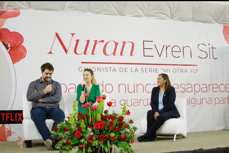 Meksika'da seminer verdi