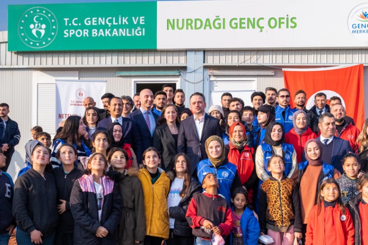 UNICEF ve Netflix tarafından Genç Alan'a ortak ziyaret