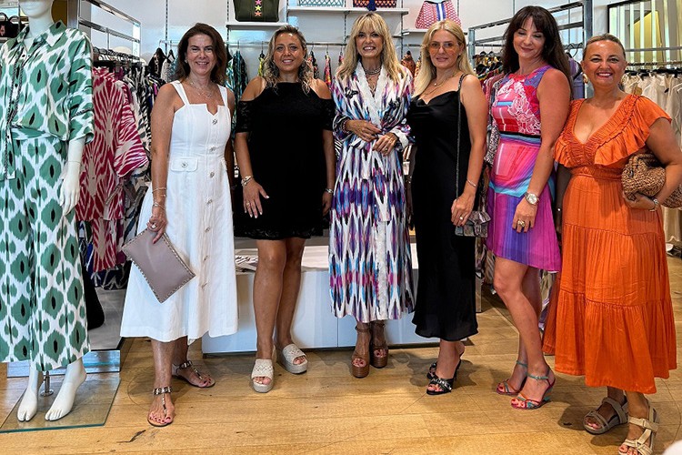 Yeni Koleksiyonunu marinada Tanıttı