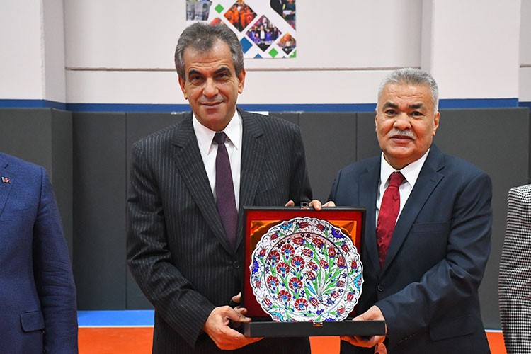 Erdemoğlu Holding'den spora destek