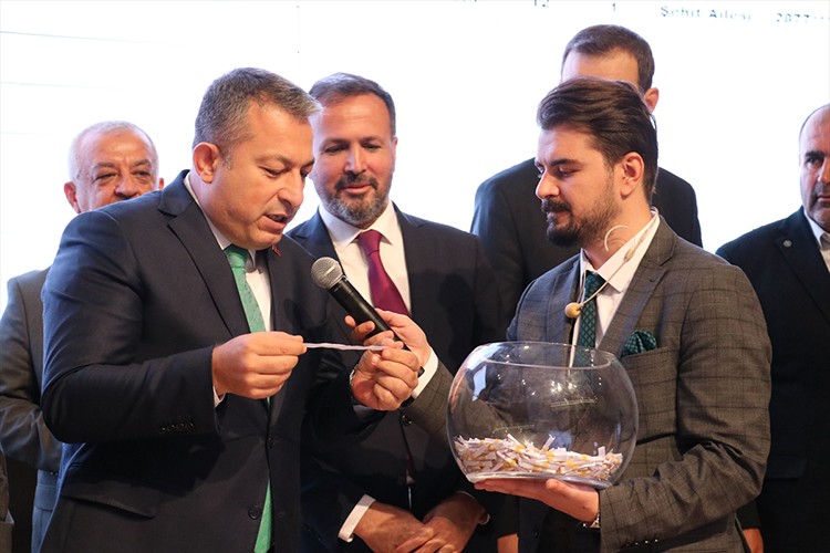 Kilis'te 930 sosyal konutun kurası çekildi