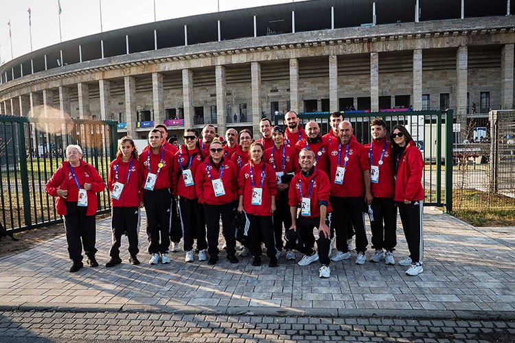 Ülkemize Madalyalarla ve Başarılarla Döndü