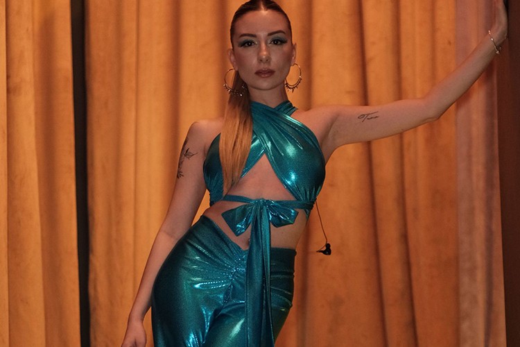 Müzik dünyasına Sera Tübek geliyor