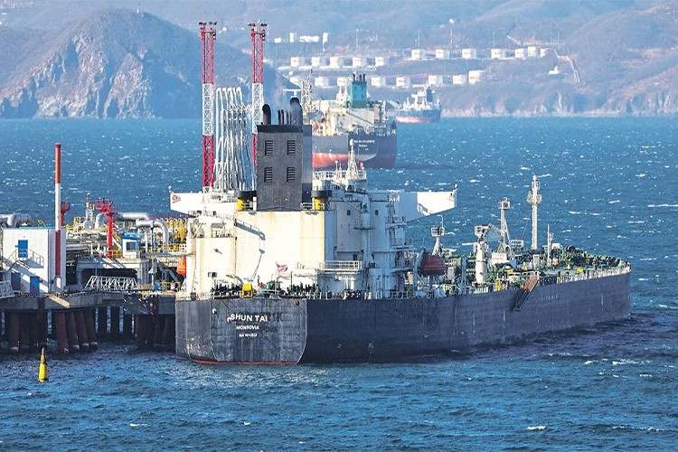 Boğazdan geçen petrol ürünü için de 'sigorta' istenecek