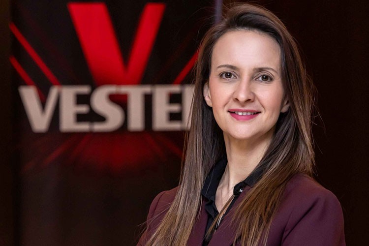 Vestel'den ralli pilotu Kübra Denizci Keskin'e destek