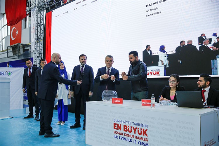 "İlk Evim, İlk İş Yerim" projesinde ilk kuralar çekildi