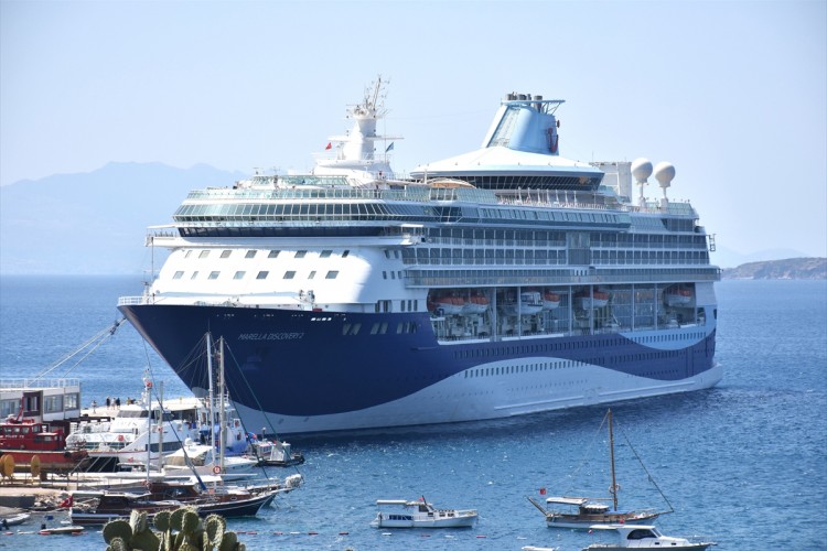 "Marella Discovery 2" kruvaziyeri 1809 yolcusuyla Bodrum'a geldi