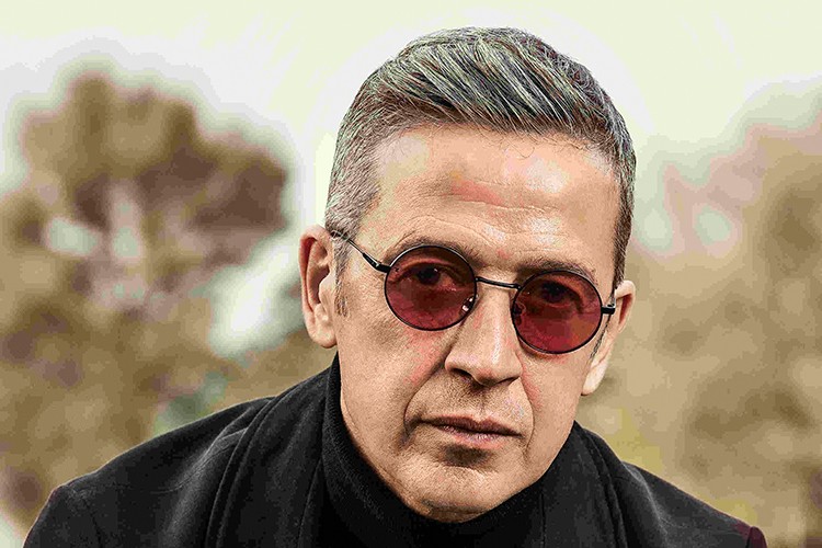 Ünlü sinema yönetmeni Derviş Zaim klip yönetmeni oldu