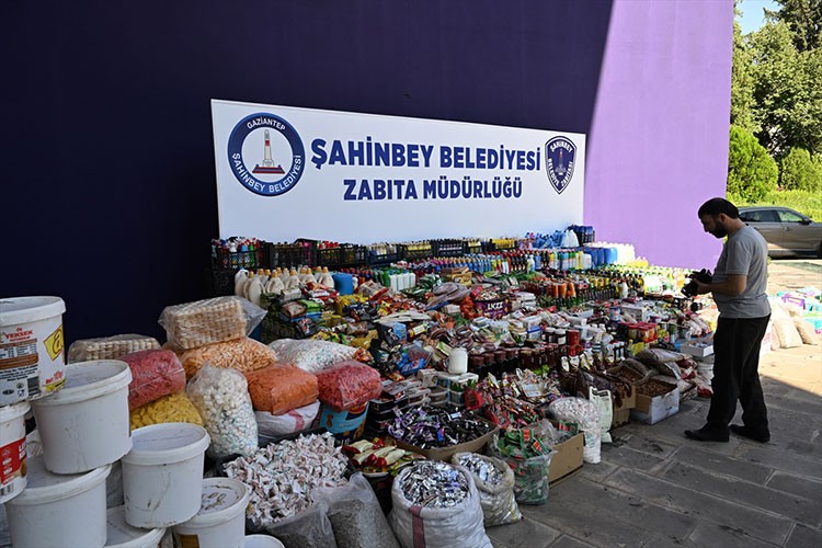 Son kullanma tarihi geçen 30 bin 82 ürün ele geçirildi