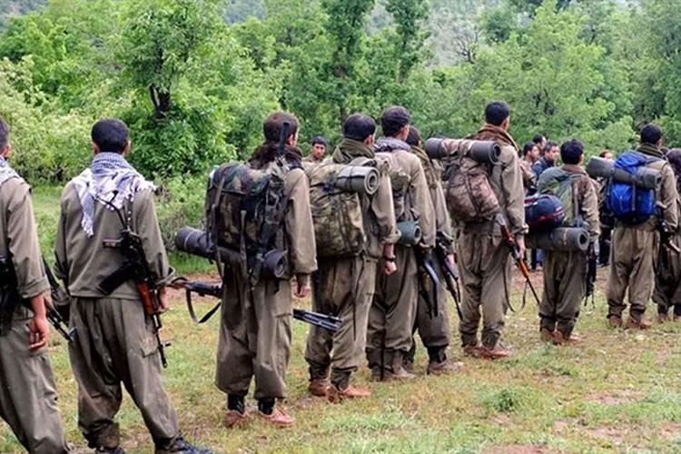 PKK kendini feshetti