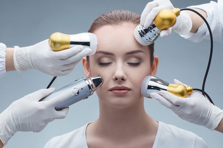 Estetik uygulamalarında mevsim tercihi tavsiyeleri