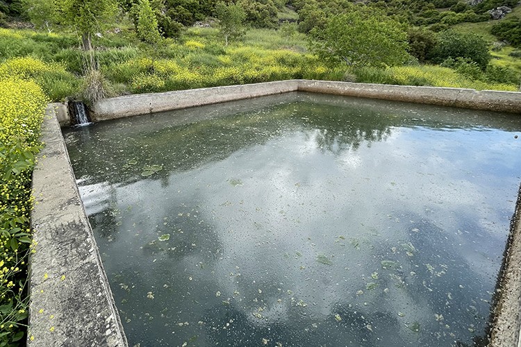 Sulanmada kullanılan havuz depremde zarar gördü