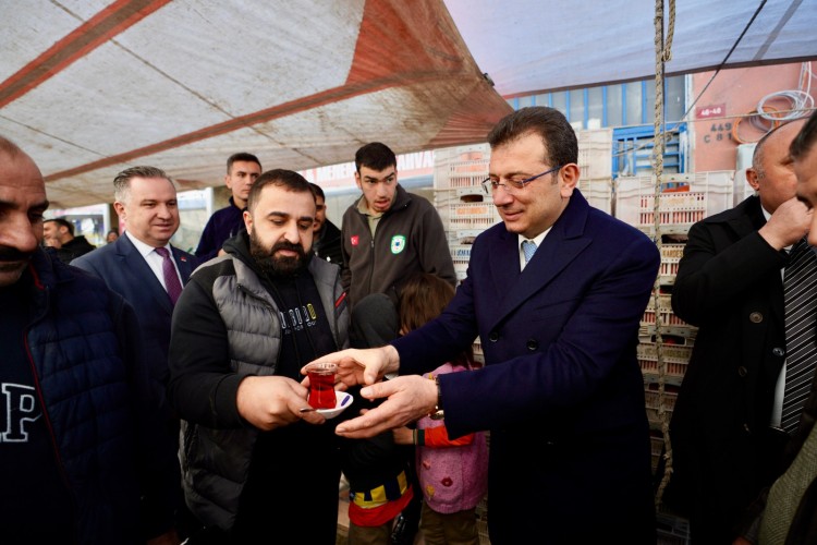 İMAMOĞLU VE EPÖZDEMİR, SULTANGAZİ'DE PAZAR ZİYARETİ YAPTI