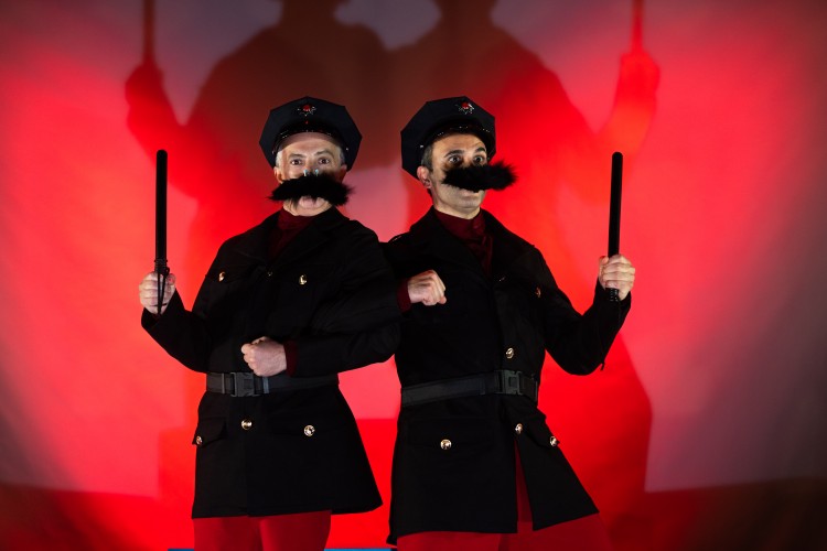 ENKA Sanat'ta Tiyatro Sezonu 39 Buçuk Basamak'la Başlıyor