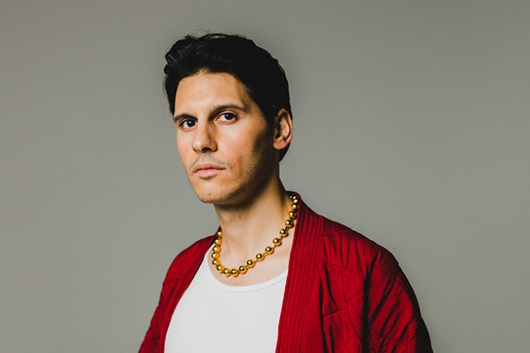 Can Ozan 11 Ağustos'ta Avlu sahnesinde