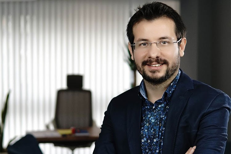 Büyük göğüsler, büyük sorunlar