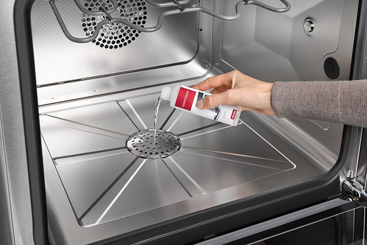 Kombi buharlı fırınlar kendini yıkıyor