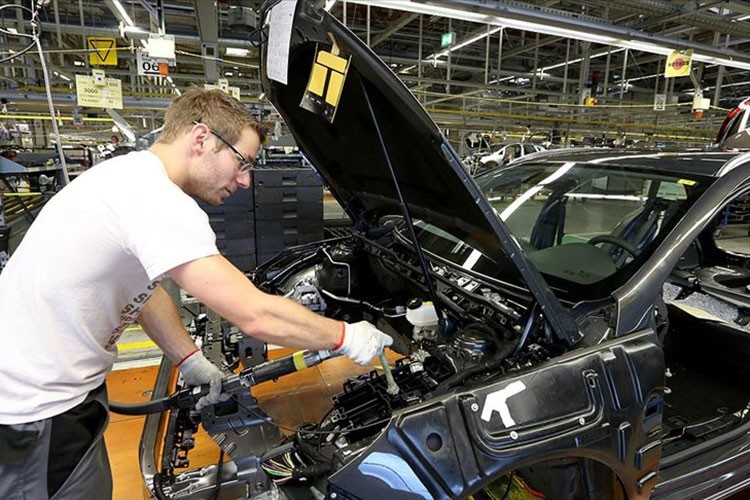 Alman otomotiv sektöründe güven yeniden azaldı