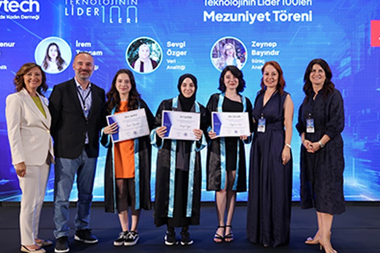 MediaMarkt geleceğin kadın liderlerine sertifikalarını takdim etti