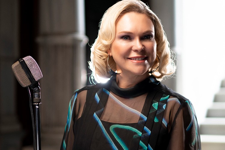 Demet'in Tangoları geçmişe götürüyor