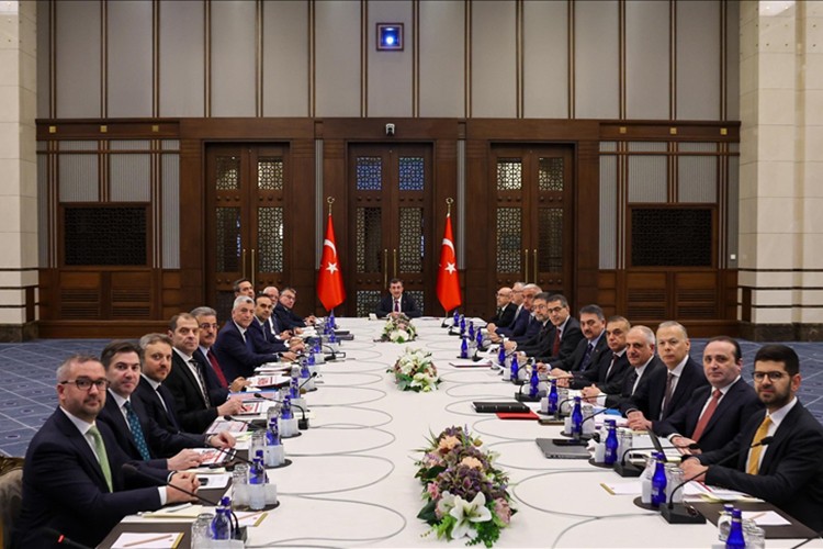 "Yerli ve yenilenebilir enerji yatırımları hızlandırılmaktadır"