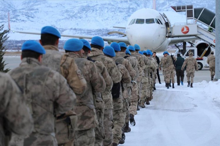 Kurtarma çalışmalarına komandolardan destek