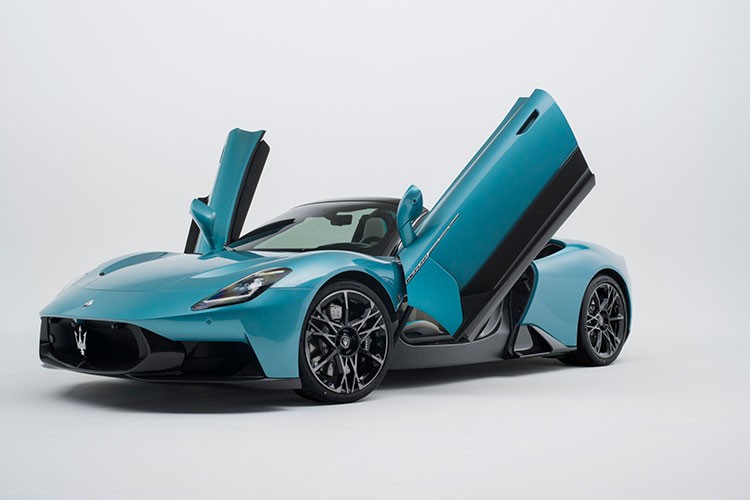 Maserati'nin yeni spor otomobili görücüye çıktı