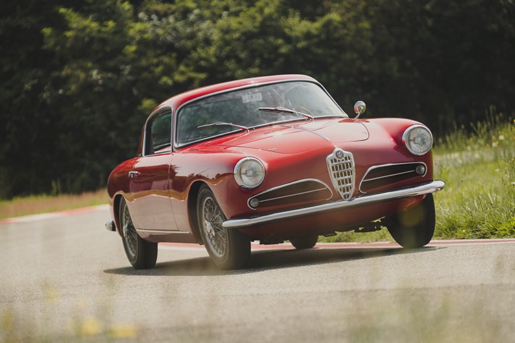 lfa Romeo ve Luna Rossa'nın