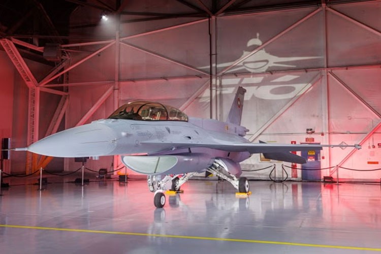Bulgaristan'da F-16'lar, teknik sorunlar yüzünden hangarda bekliyor