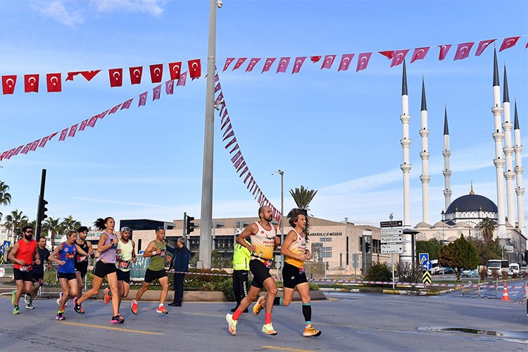 Mersin Maratonu rekor katılımla bu yıl 6. kez koşulacak
