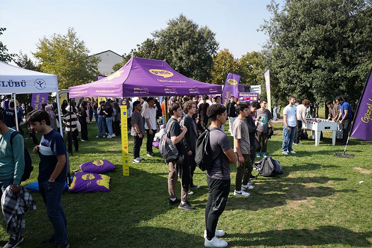 Gratis, 25 bine yakın üniversite öğrencisiyle buluştu