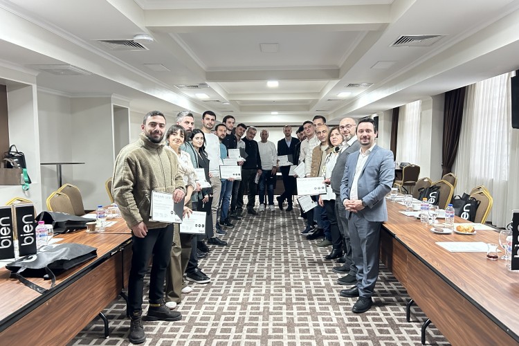 Bien Üniversite Öğrencileriyle Buluştu