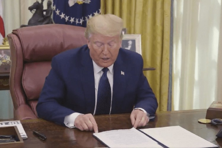 Trump'tan Çin'e Uygur yaptırımı