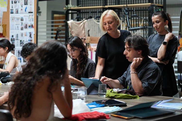 Genç modacıları sektöre kazandırıyor