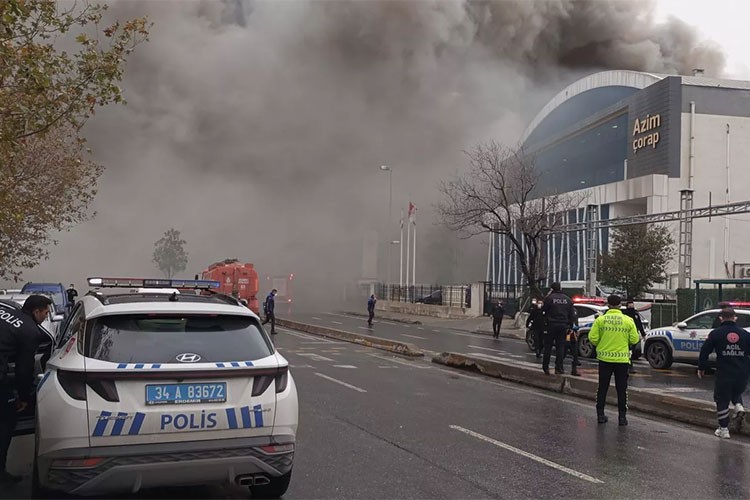 Esenyurt'ta fabrika yangını