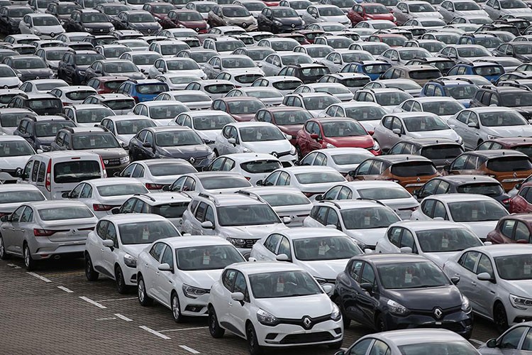 Otomobil ve hafif ticari araç pazarı yüzde 1,2 azaldı