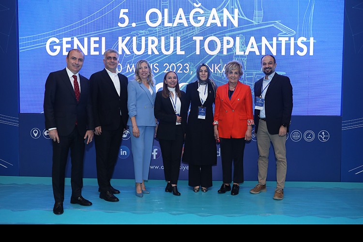 Aklın Yolu Ödülü'nün Sahibi Oldu