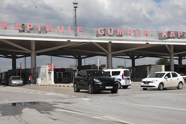 Yurtdışından tamire gelen araçlara geçiş ücreti