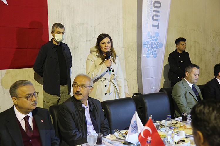 Yolumuza hızla devam ediyoruz