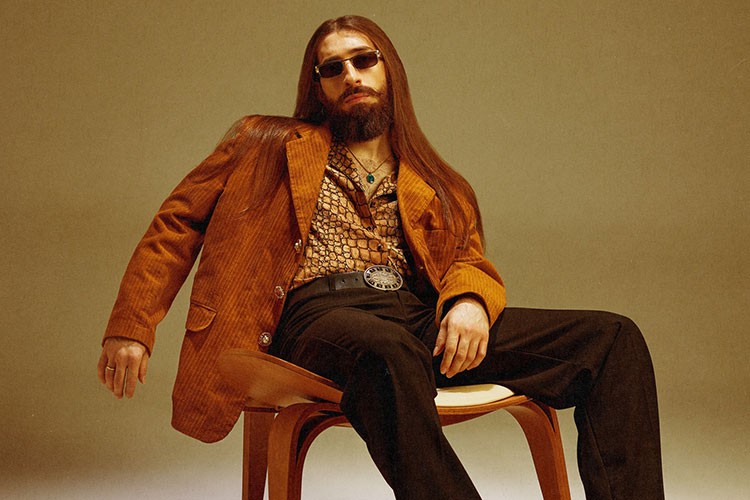 Emre Fel'den sitemkar haykırış