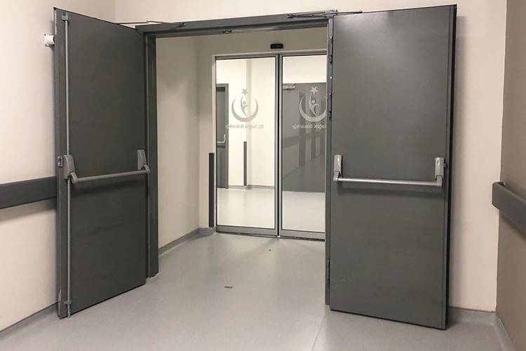 Yangın anında güvenli tahliye kapıdan başlıyor