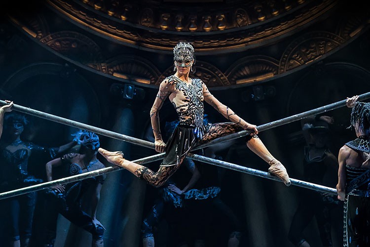 Rus "Hamlet" AKM sahnesinde