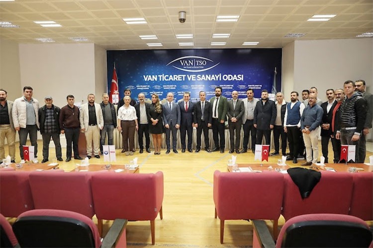 Karayoluyla getirdikleri turistler için teşvik istiyorlar