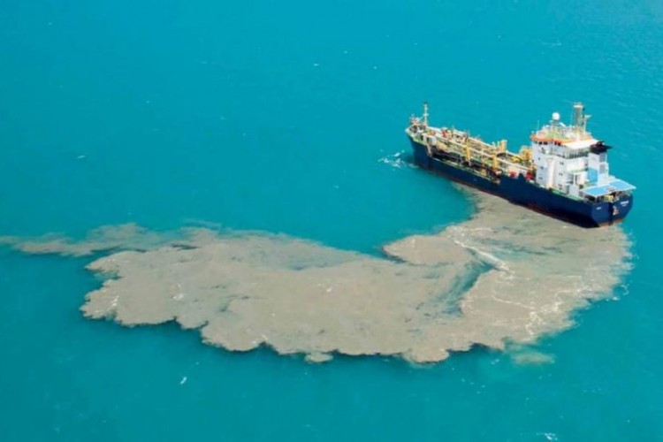 Denizi kirleten 42 gemiye 91 milyon TL ceza