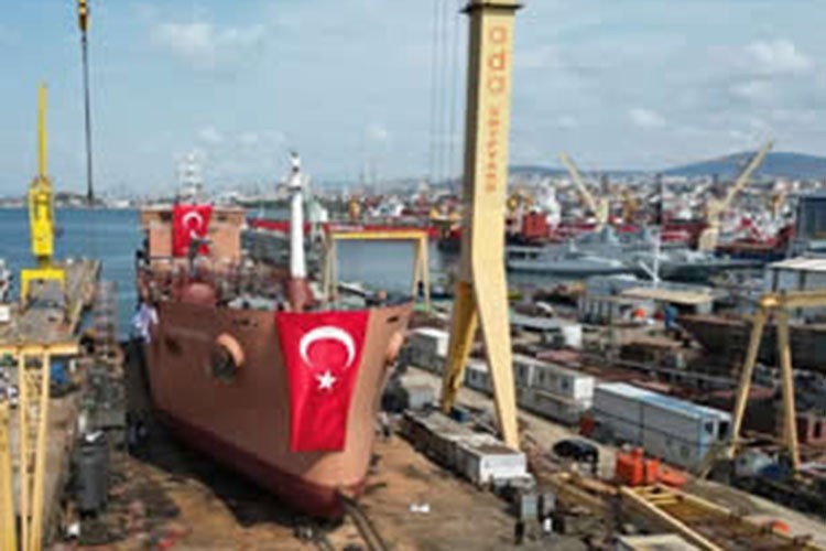 Ada Tersanesi'nde inşa edilen tanker denize kavuştu
