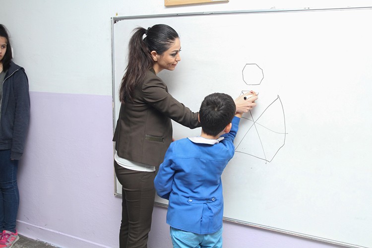 Dil edinmek emek mi, yetenek mi?