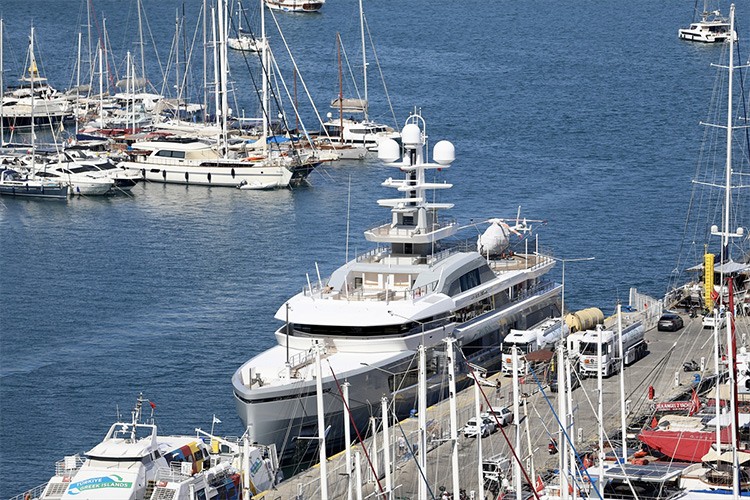 Lüks yat "Cloudbreak" Fethiye'de
