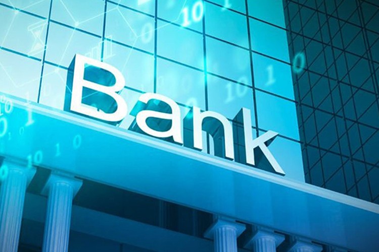 Bankalar yüksek faizle karlarını katladı